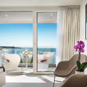 https://rivalmare-boutique.in-istria.net