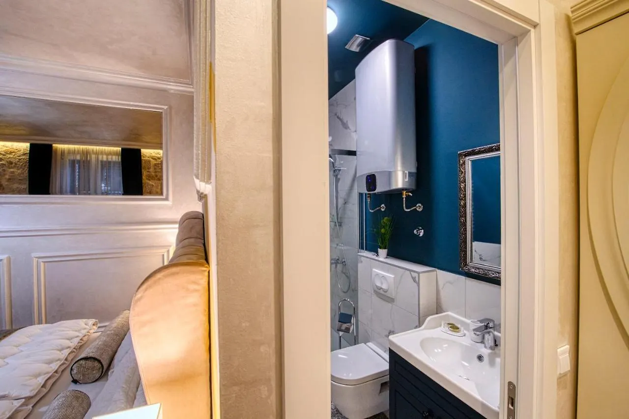 Riva Palace - Design Rooms Zadar 4*,
